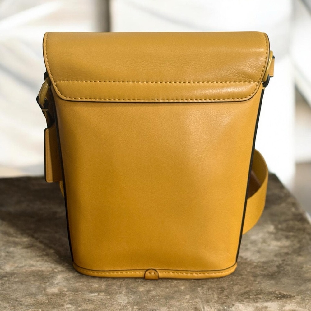 Coach Yellow Leather Crossbody Bag! - Picture 4 of 13
